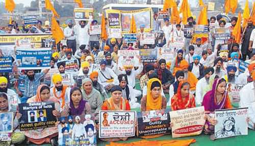 Act in sacrilege cases by Feb 15: Sikh panel