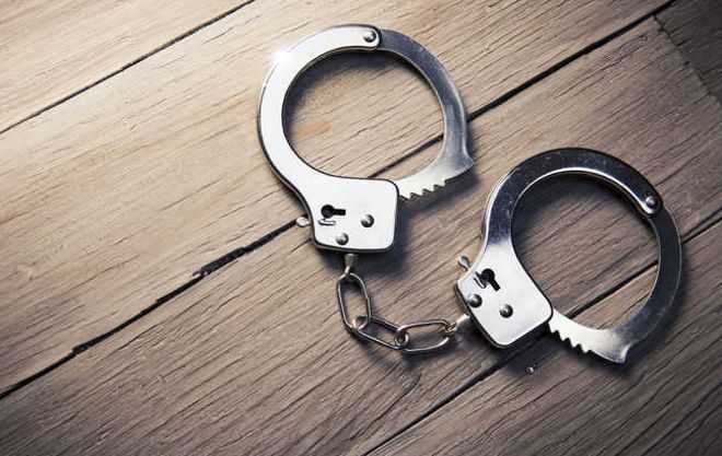 2 smugglers arrested with 1-kg heroin