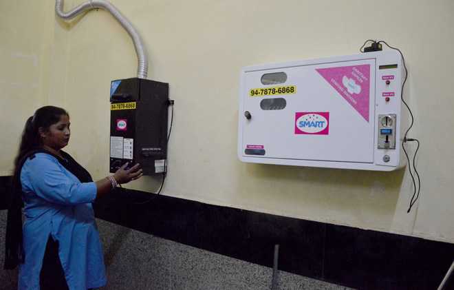 Free sanitary pads for girls of civic-run schools in Vadodara