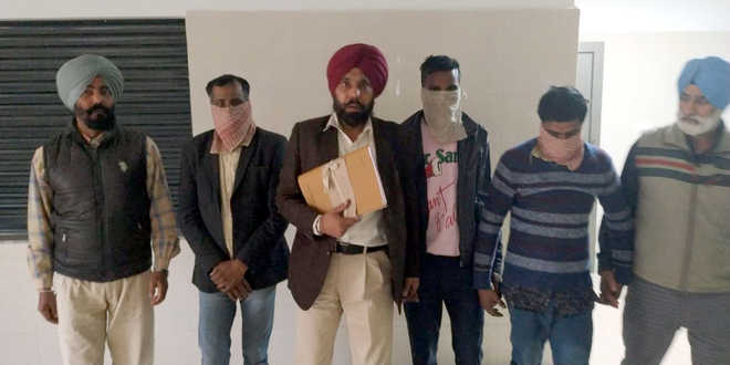 Three drug peddlers arrested with 50-gm heroin