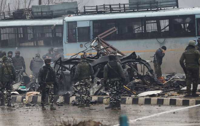 Adviser to J-K Governor, DGP visit Pulwama terror attack site
