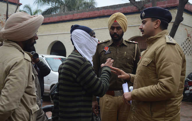Purse snatcher from Shimlapuri arrested, motorcycle recovered
