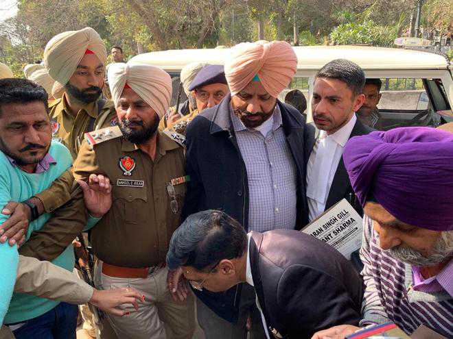 Action against IG ‘not enough’,  Congmen want Badals booked