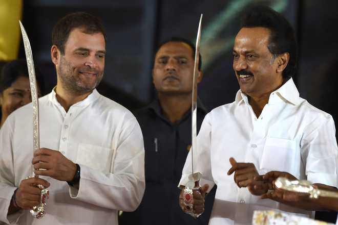 DMK finalises seat sharing with Cong, allots 9 seats in TN