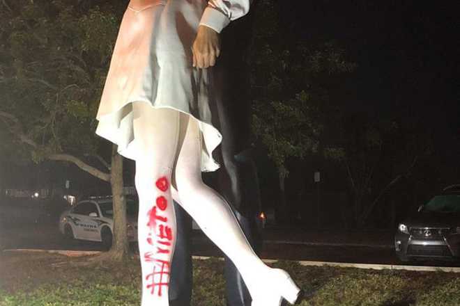 Statue of sailor kissing nurse vandalised with ‘#MeToo’