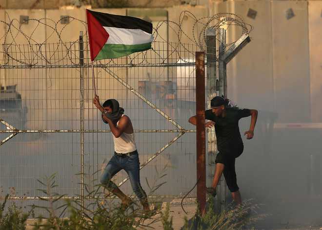 UN envoy says risk of Israeli-Palestinian war looms large