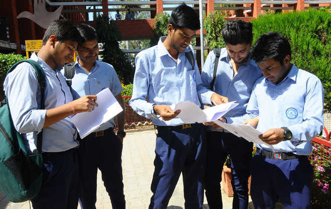Slippers compulsory for class 10  board exam in Bihar
