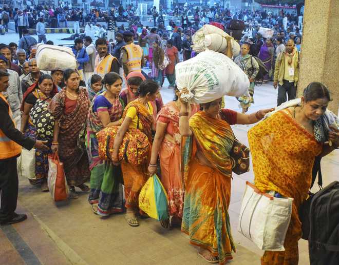 Devotees throng Prayagraj ahead of Kumbh’s culmination on Mahashivratri