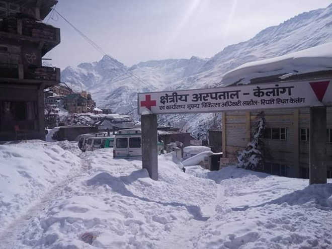 Snow-clearing ops hit in Lahaul
