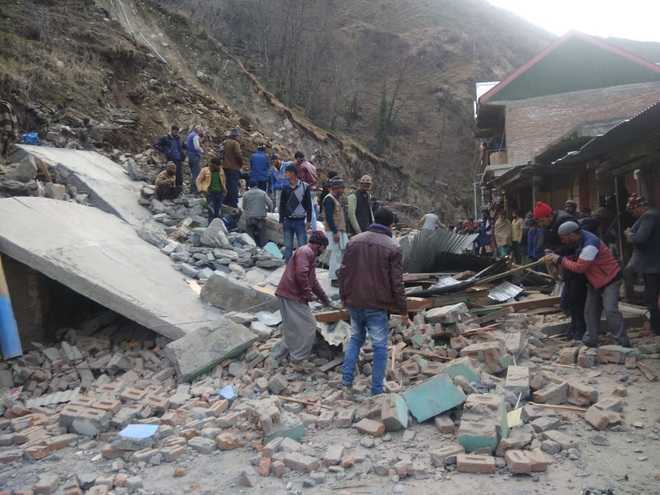 Landslide buries 21 shops in Doda