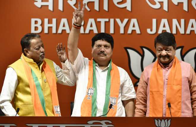 West Bengal MLA and TMC strongman Arjun Singh joins BJP