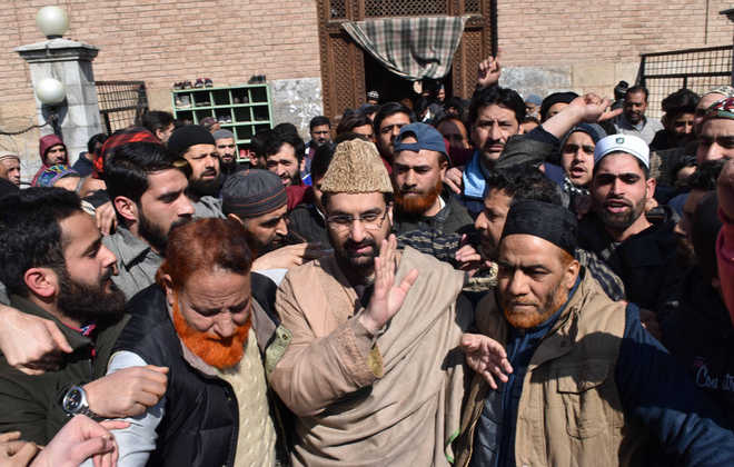 Will continue to work for Kashmir issue resolution, says Mirwaiz