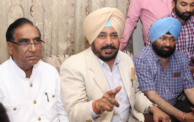 Minister hints at dera support
