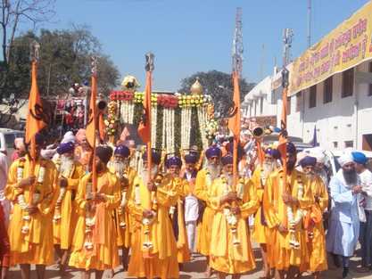 Second phase of Hola Mohalla begins amid religious fervour