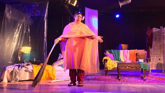 Anita Devgan’s moving solo act in Kanso