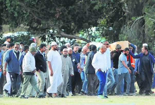 NZ begins to bury shooting victims