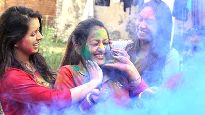 Holi celebrated in Punjab, Haryana, Chandigarh with fervour