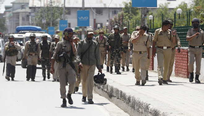 One of two civilians held hostage by militants rescued in Bandipora