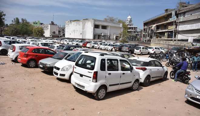 Visitors forced to pay Rs 80 for parking cars at Books Market