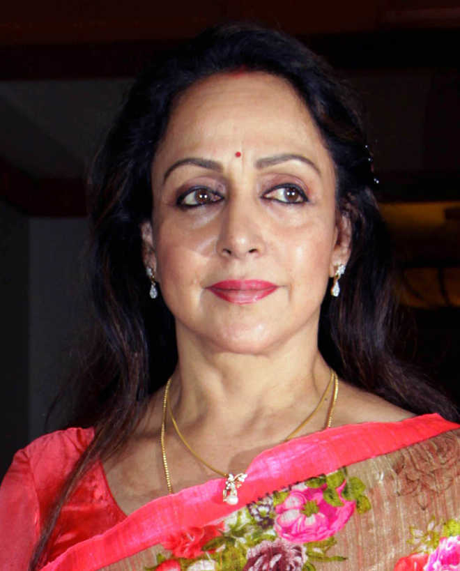 Как сейчас выглядит хема малини Hema Malini files nomination papers for Mathura LS seat - The Tribune