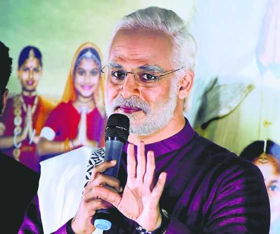 Poll panel notice to makers of PM Modi’s biopic