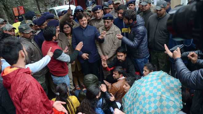 19 students held for Shimla clash