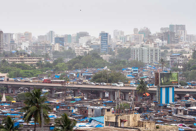 Cong to woo Mumbai slum-dwellers with bigger flats
