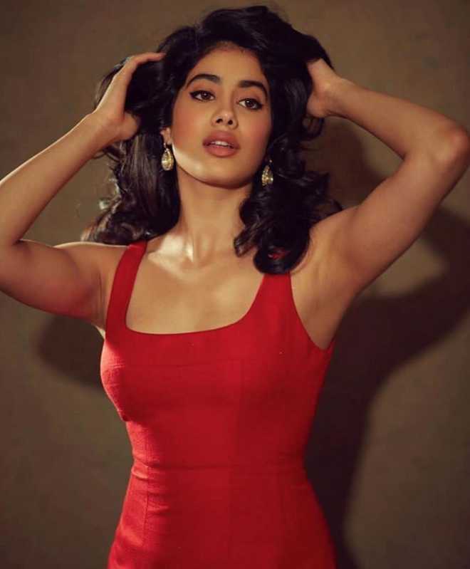 Janhvi Kapoor in a red dress; fans say ''replica of Sridevi'', ''Indian Kylie Jenner''