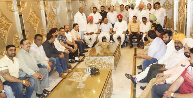 Soni, Aujla meet councillors to draw strategy for LS polls