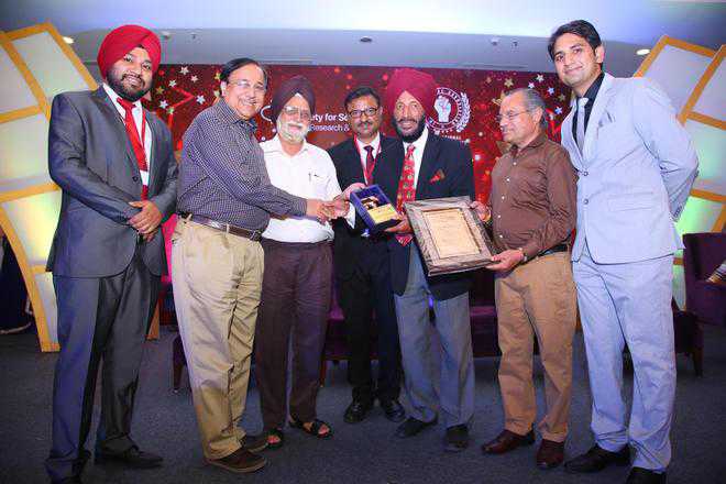 150 docs felicitated at award ceremony