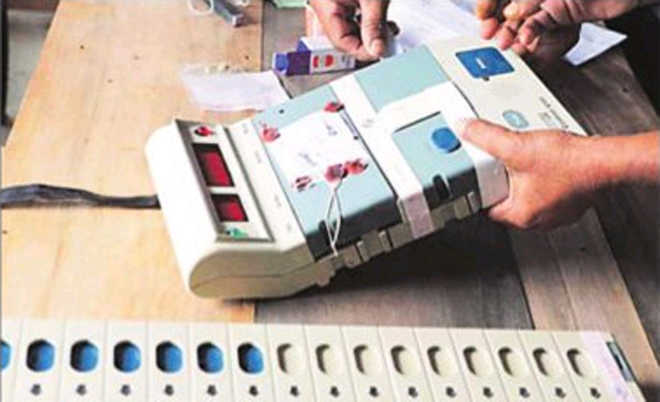 Voter smashes EVM in Maharashtra’s Akola