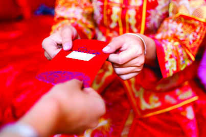 Juveniles make off with Rs5L at wedding
