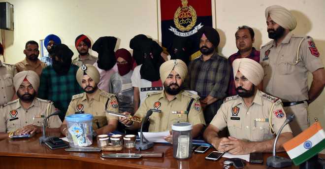 Gang that looted families on pretext of invitation busted