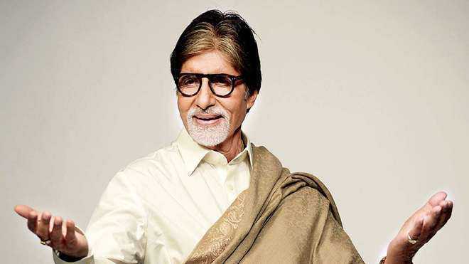 Amitabh Bachchan cracks a husband-wife joke on social media