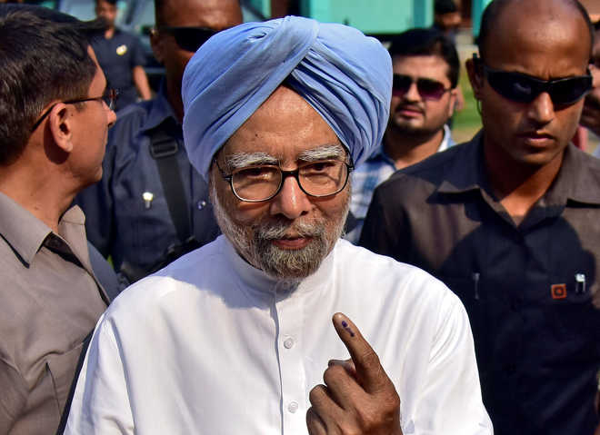 Ex-PM Manmohan Singh casts his vote in Assam