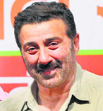 Sunny Deol to take out roadshow, file papers from Gurdaspur on April 29