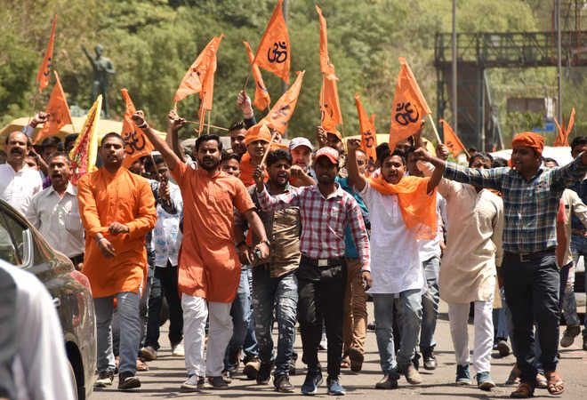 Bajrang Dal protest continues, cops fail to arrest accused