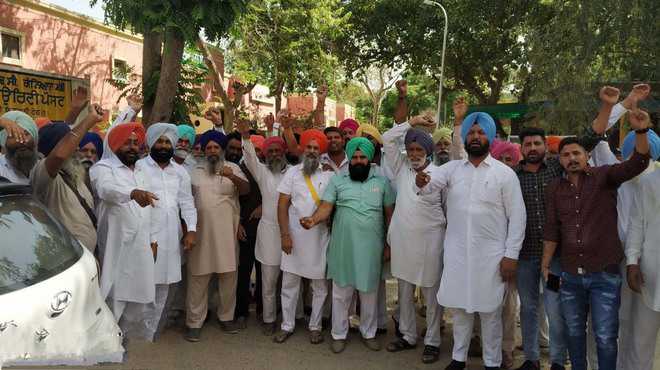 Akali workers hold protest against Khaira