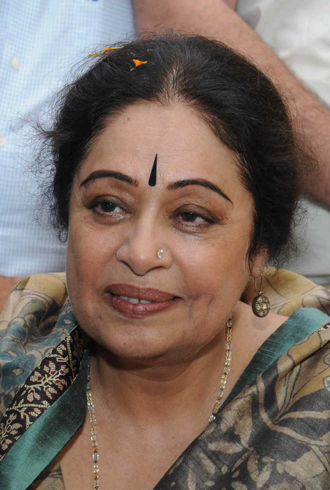 Bjp S Chandigarh Candidate Kirron Kher Gets Ec Notice Over Children Campaigning For Her