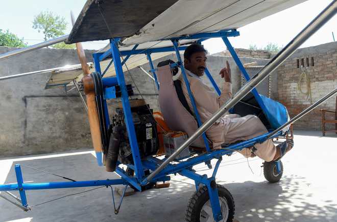 The Pakistani popcorn seller who built his own plane