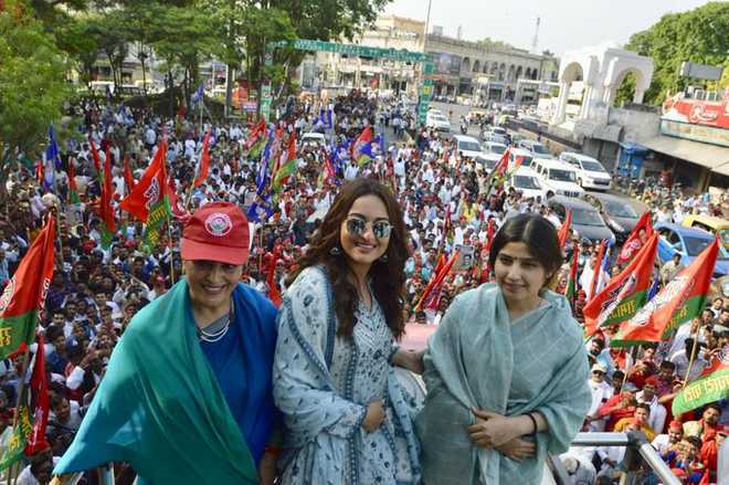 Joined mother''s rally as a daughter: Sonakshi Sinha