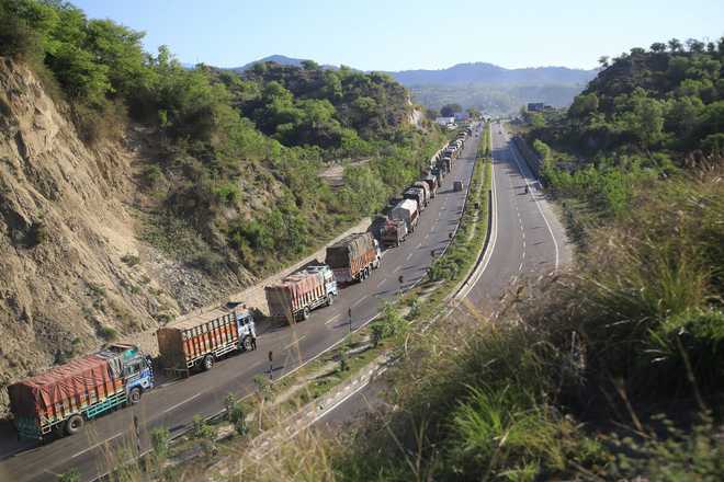 Only stranded civilian vehicles allowed on Jammu-Srinagar highway