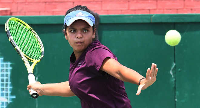Top seed Chirag eases into semis