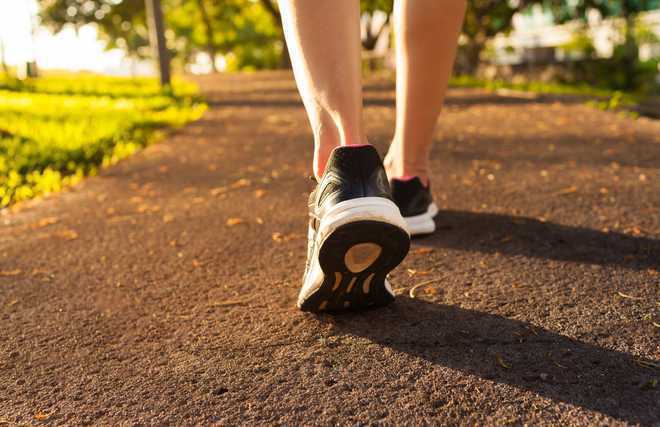Fast walkers more likely to live longer: Study