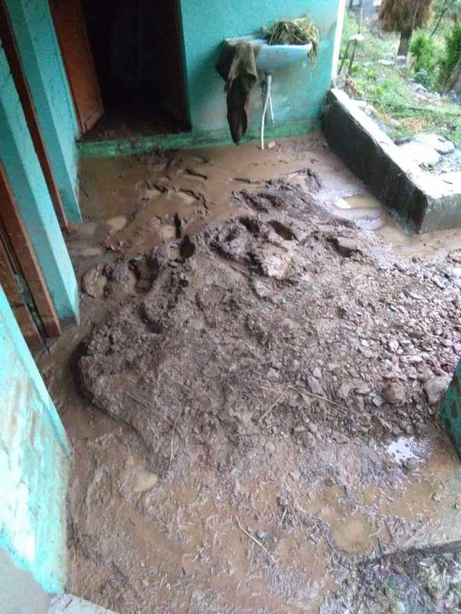 Flash flood hits Deol village in Baijnath