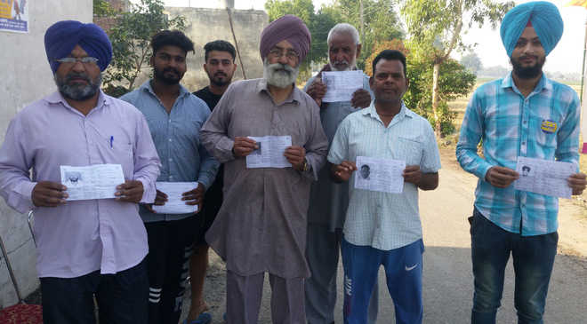 Officials did not accept voter slips: Irate voters