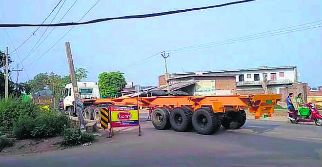 Heavy vehicles continue to choke roads in Sahnewal