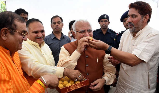 Khattar emerges as tallest non-Jat leader in state after Bhajan Lal