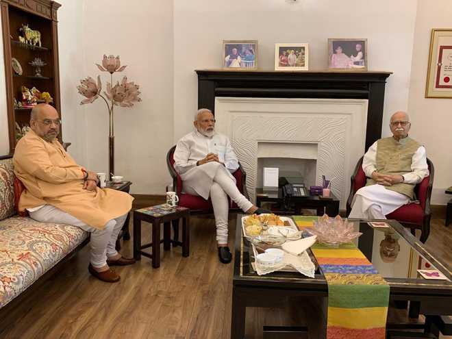 PM Narendra Modi, Amit Shah meet Advani, Joshi