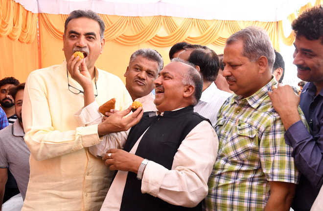City BJP worker organises ‘bhandara’ to celebrate win